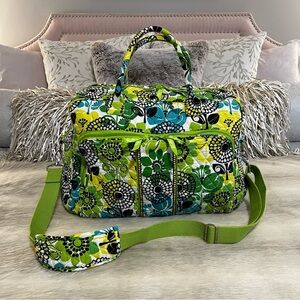 VERA BRADLEY Limes Up 2012 Weekender Trolly Bag Lightweight Yellow Green Floral
